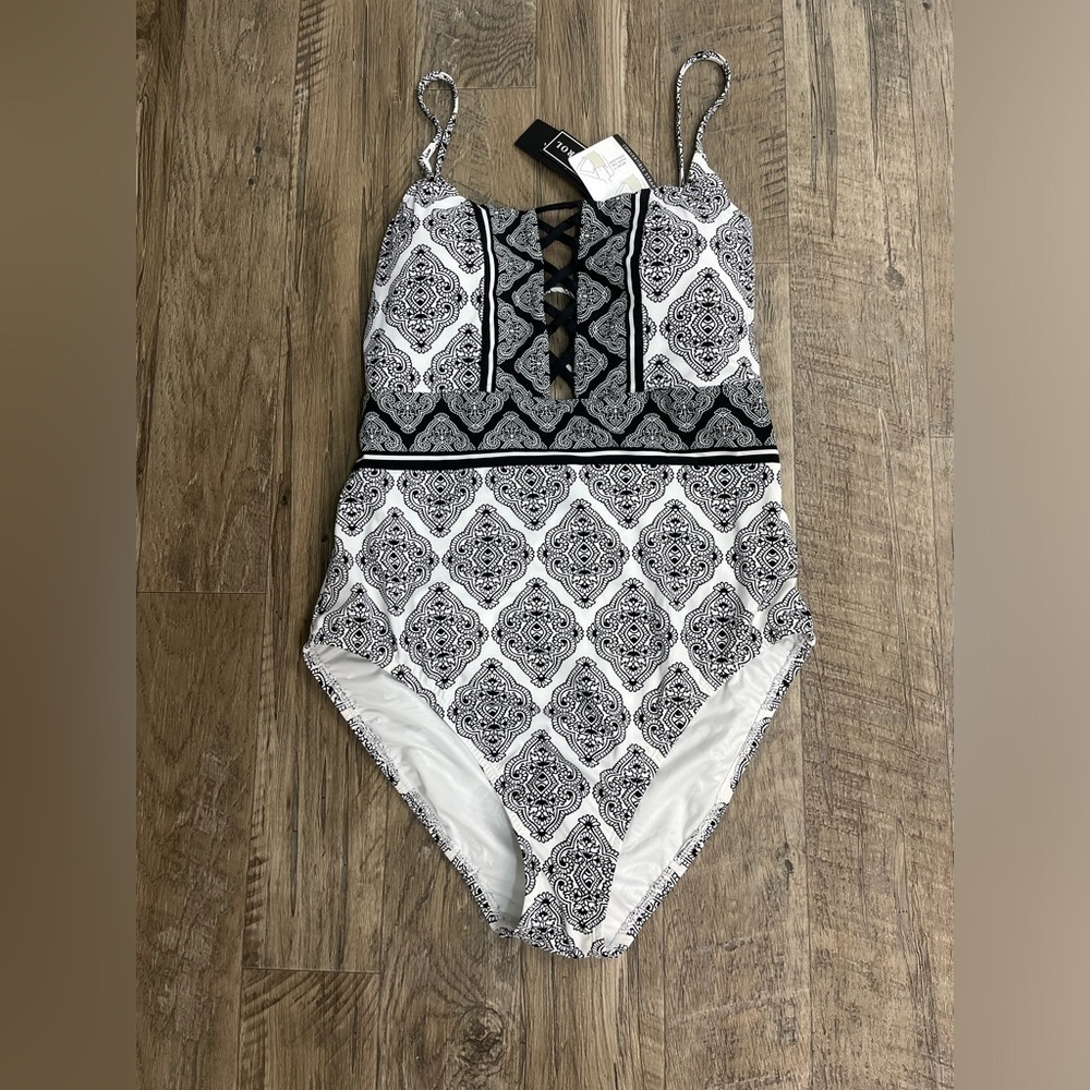 NWT La Blanca Strappy Mio One Piece Swimsuit - Picture 3 of 13